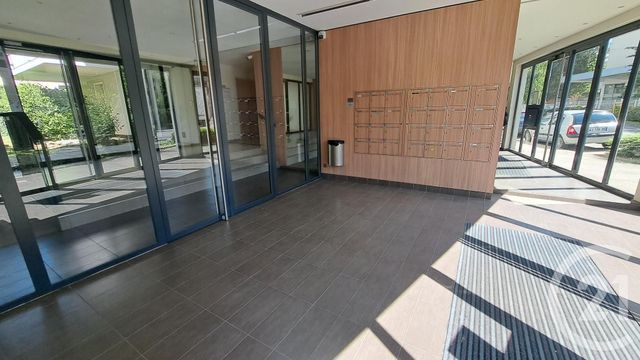 Afficher la photo en grand parking à vendre - 15.0 m2 - GRENOBLE - 38 - RHONE-ALPES - Century 21 Victor Hugo