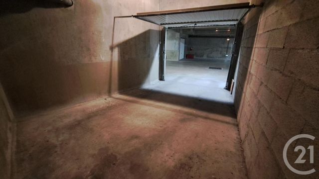 Afficher la photo en grand parking à vendre - 15.0 m2 - GRENOBLE - 38 - RHONE-ALPES - Century 21 Victor Hugo