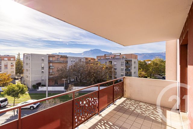 Appartement F2 à vendre - 2 pièces - 49.62 m2 - ST MARTIN D HERES - 38 - RHONE-ALPES - Century 21 Victor Hugo