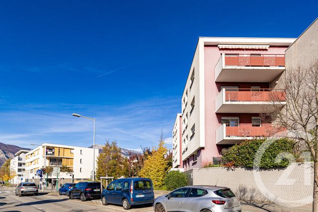 Appartement F2 à vendre - 2 pièces - 49.62 m2 - ST MARTIN D HERES - 38 - RHONE-ALPES - Century 21 Victor Hugo