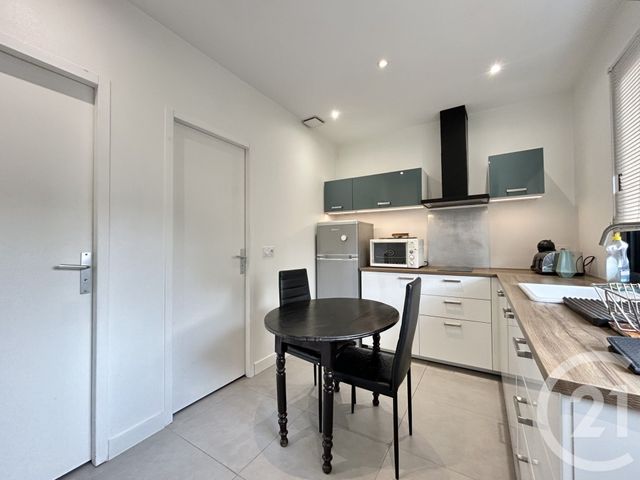 Appartement T2 à louer - 2 pièces - 37.27 m2 - ST MARTIN D HERES - 38 - RHONE-ALPES - Century 21 Victor Hugo