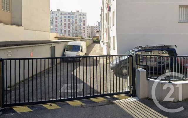 parking à louer - 15.0 m2 - GRENOBLE - 38 - RHONE-ALPES - Century 21 Victor Hugo