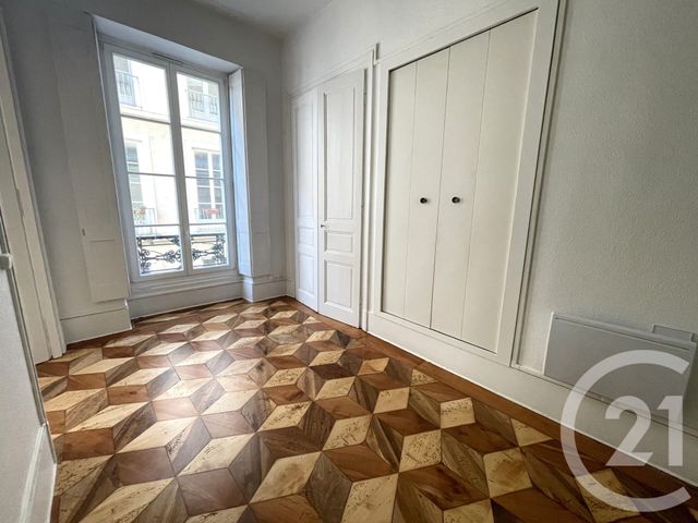 Appartement T2 à louer - 2 pièces - 43.45 m2 - GRENOBLE - 38 - RHONE-ALPES - Century 21 Victor Hugo