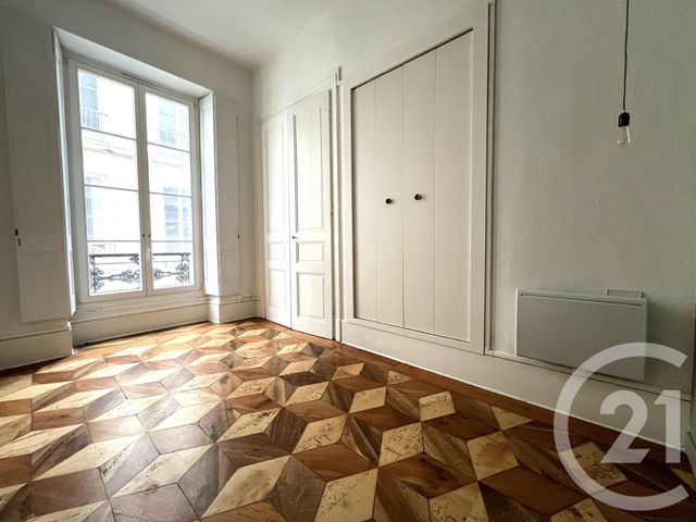 Appartement T2 à louer - 2 pièces - 43.45 m2 - GRENOBLE - 38 - RHONE-ALPES - Century 21 Victor Hugo