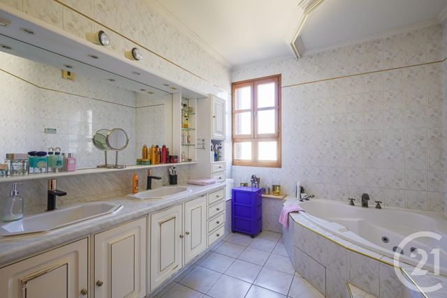 maison à vendre - 6 pièces - 156.5 m2 - ST MARTIN D HERES - 38 - RHONE-ALPES - Century 21 Victor Hugo