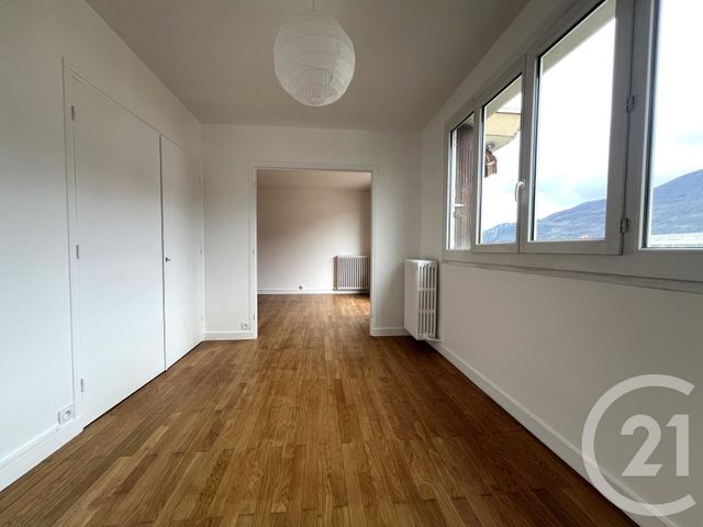 Appartement T3 à louer - 3 pièces - 78.83 m2 - MEYLAN - 38 - RHONE-ALPES - Century 21 Victor Hugo
