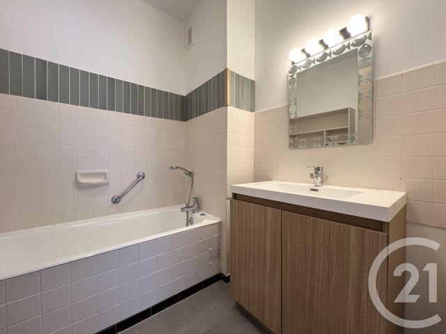 Appartement T3 à louer - 3 pièces - 78.83 m2 - MEYLAN - 38 - RHONE-ALPES - Century 21 Victor Hugo