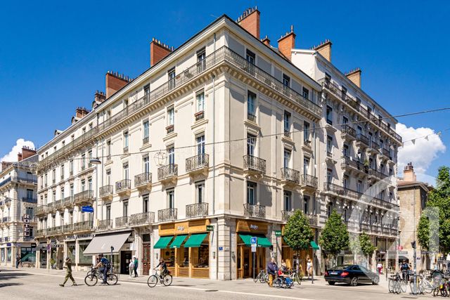 Appartement T4 à louer - 4 pièces - 121.18 m2 - GRENOBLE - 38 - RHONE-ALPES - Century 21 Victor Hugo