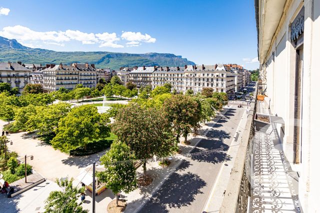 Appartement T4 à louer - 4 pièces - 121.18 m2 - GRENOBLE - 38 - RHONE-ALPES - Century 21 Victor Hugo