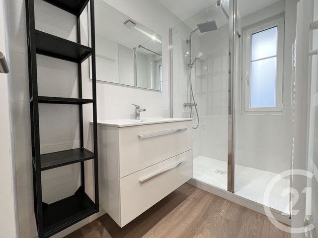 Appartement T4 à louer - 4 pièces - 62.83 m2 - GRENOBLE - 38 - RHONE-ALPES - Century 21 Victor Hugo