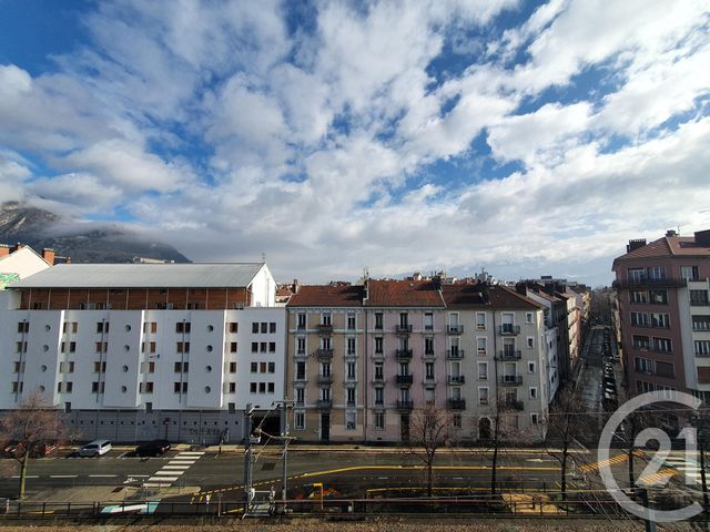 Appartement T2 à louer - 2 pièces - 31.57 m2 - GRENOBLE - 38 - RHONE-ALPES - Century 21 Victor Hugo