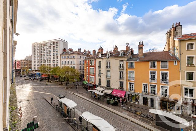 Appartement T2 à vendre - 2 pièces - 77.58 m2 - GRENOBLE - 38 - RHONE-ALPES - Century 21 Victor Hugo