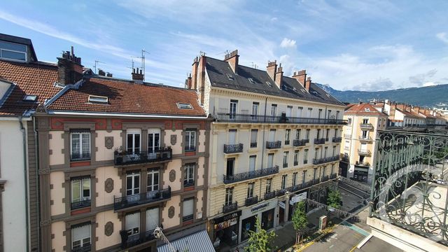 Appartement T2 à louer - 2 pièces - 45.83 m2 - GRENOBLE - 38 - RHONE-ALPES - Century 21 Victor Hugo