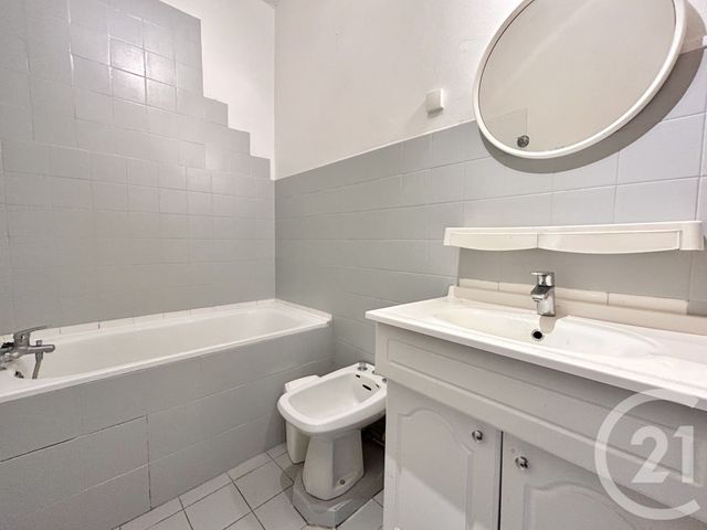 Appartement T2 à louer - 2 pièces - 45.83 m2 - GRENOBLE - 38 - RHONE-ALPES - Century 21 Victor Hugo