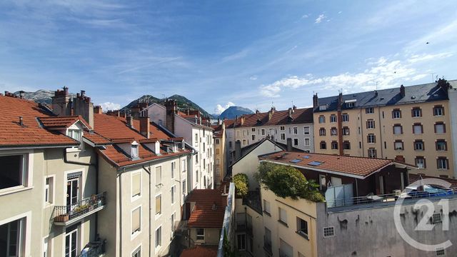 Appartement T2 à louer - 2 pièces - 45.83 m2 - GRENOBLE - 38 - RHONE-ALPES - Century 21 Victor Hugo