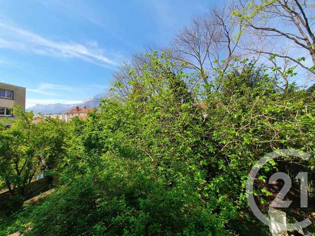 Appartement T2 à louer - 2 pièces - 41.84 m2 - GRENOBLE - 38 - RHONE-ALPES - Century 21 Victor Hugo