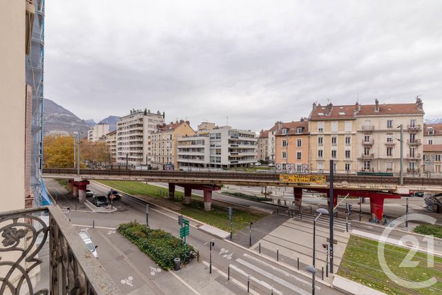 Appartement T3 à louer - 3 pièces - 57.6 m2 - GRENOBLE - 38 - RHONE-ALPES - Century 21 Victor Hugo