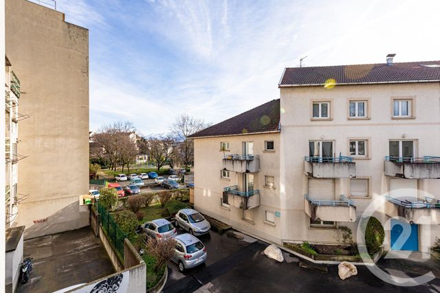 Appartement Studio à vendre - 1 pièce - 14.5 m2 - GRENOBLE - 38 - RHONE-ALPES - Century 21 Victor Hugo