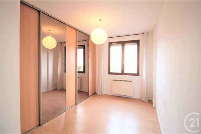 Appartement T4 à louer - 4 pièces - 79.5 m2 - GRENOBLE - 38 - RHONE-ALPES - Century 21 Victor Hugo