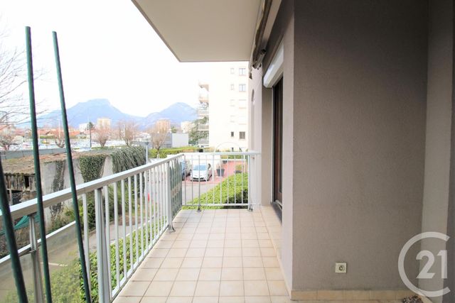 Appartement T4 à louer - 4 pièces - 79.5 m2 - GRENOBLE - 38 - RHONE-ALPES - Century 21 Victor Hugo