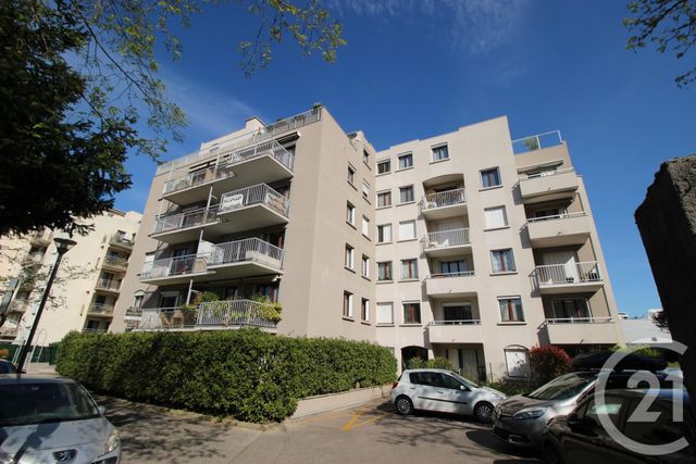 Appartement T4 à louer - 4 pièces - 79.5 m2 - GRENOBLE - 38 - RHONE-ALPES - Century 21 Victor Hugo
