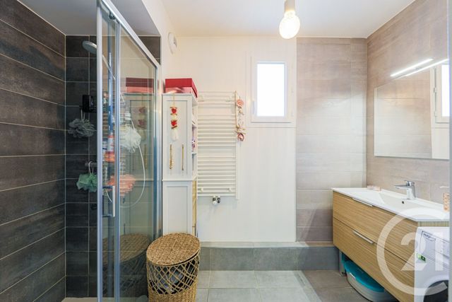 Appartement T3 à vendre - 3 pièces - 64.45 m2 - LE PONT DE CLAIX - 38 - RHONE-ALPES - Century 21 Victor Hugo