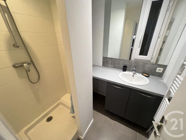 Appartement T4 à louer - 4 pièces - 69.81 m2 - GRENOBLE - 38 - RHONE-ALPES - Century 21 Victor Hugo