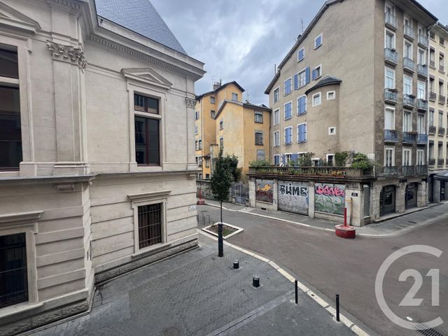 Appartement T4 à louer - 4 pièces - 69.81 m2 - GRENOBLE - 38 - RHONE-ALPES - Century 21 Victor Hugo