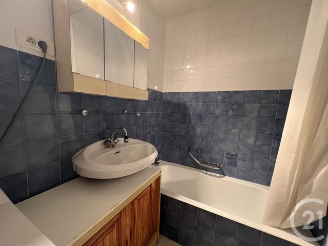 Appartement T2 à louer - 2 pièces - 49.0 m2 - GRENOBLE - 38 - RHONE-ALPES - Century 21 Victor Hugo