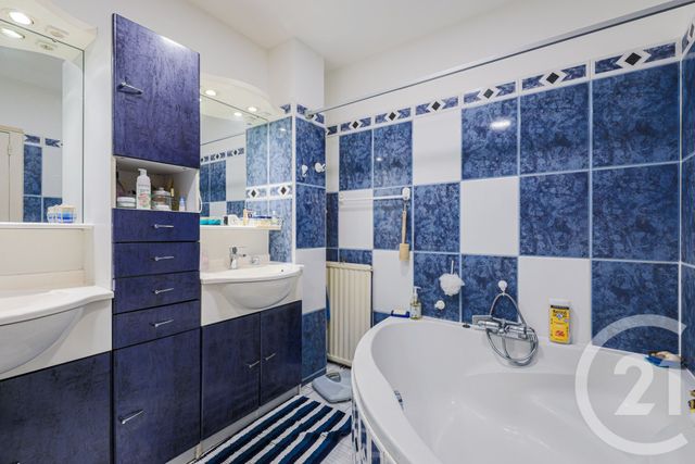 Appartement T4 à vendre - 4 pièces - 110.06 m2 - GRENOBLE - 38 - RHONE-ALPES - Century 21 Victor Hugo