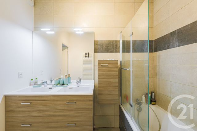 Appartement F3 à vendre - 3 pièces - 75.67 m2 - EYBENS - 38 - RHONE-ALPES - Century 21 Victor Hugo