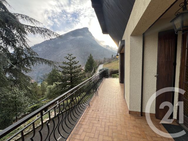 Appartement T4 à louer - 4 pièces - 103.82 m2 - VEUREY VOROIZE - 38 - RHONE-ALPES - Century 21 Victor Hugo