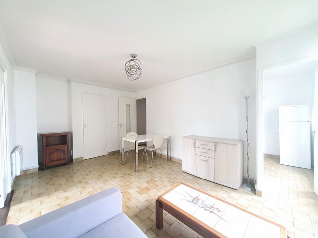 Appartement T3 à louer - 3 pièces - 47.45 m2 - GRENOBLE - 38 - RHONE-ALPES - Century 21 Victor Hugo
