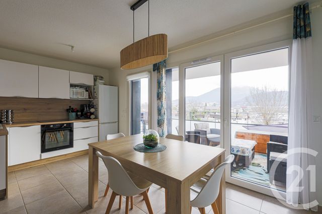 Appartement T3 à vendre - 3 pièces - 61.25 m2 - ECHIROLLES - 38 - RHONE-ALPES - Century 21 Victor Hugo