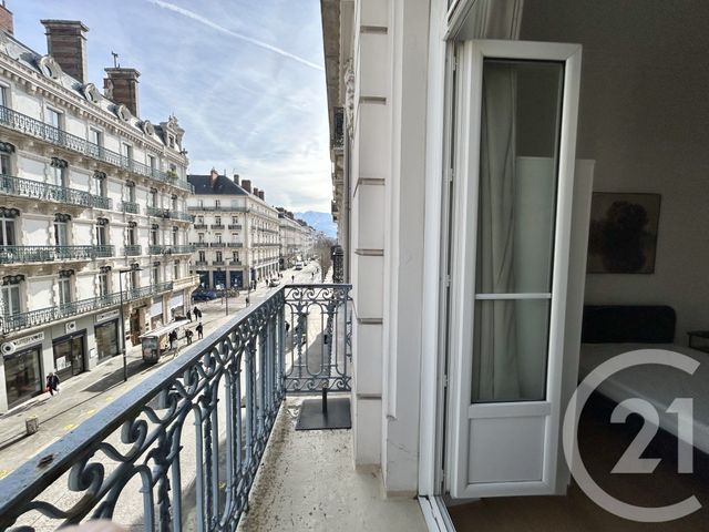 Appartement T2 à louer - 2 pièces - 40.16 m2 - GRENOBLE - 38 - RHONE-ALPES - Century 21 Victor Hugo