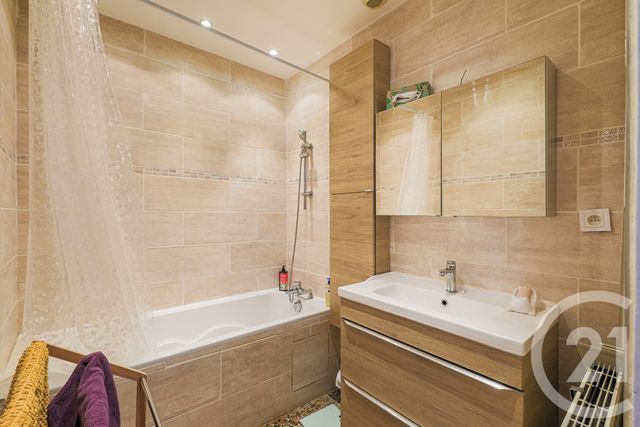 Appartement T4 à vendre - 4 pièces - 97.24 m2 - GRENOBLE - 38 - RHONE-ALPES - Century 21 Victor Hugo