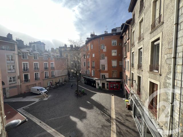 Appartement T2 à louer - 2 pièces - 38.75 m2 - GRENOBLE - 38 - RHONE-ALPES - Century 21 Victor Hugo