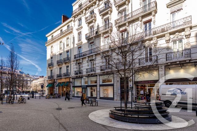 Appartement F4 à vendre - 4 pièces - 129.0 m2 - GRENOBLE - 38 - RHONE-ALPES - Century 21 Victor Hugo