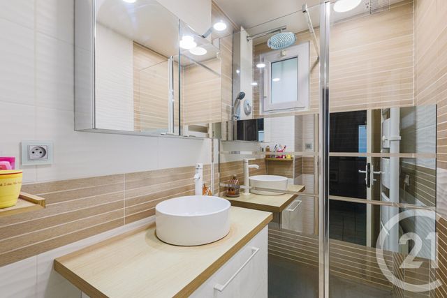 Appartement T4 à vendre - 4 pièces - 75.62 m2 - GRENOBLE - 38 - RHONE-ALPES - Century 21 Victor Hugo