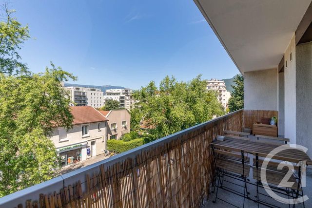 Appartement T2 à louer - 2 pièces - 36.78 m2 - GRENOBLE - 38 - RHONE-ALPES - Century 21 Victor Hugo