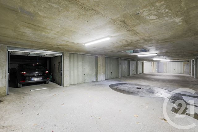 parking à louer - 15.0 m2 - FONTAINE - 38 - RHONE-ALPES - Century 21 Victor Hugo