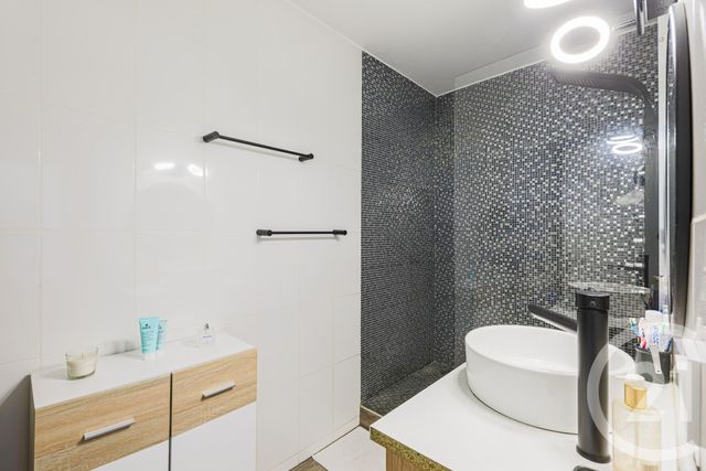 Appartement F3 à vendre - 3 pièces - 70.87 m2 - SASSENAGE - 38 - RHONE-ALPES - Century 21 Victor Hugo