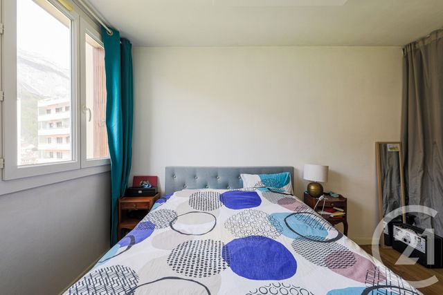 Appartement T4 à vendre - 3 pièces - 69.13 m2 - MEYLAN - 38 - RHONE-ALPES - Century 21 Victor Hugo