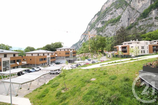 Appartement T3 à louer - 3 pièces - 67.5 m2 - SASSENAGE - 38 - RHONE-ALPES - Century 21 Victor Hugo