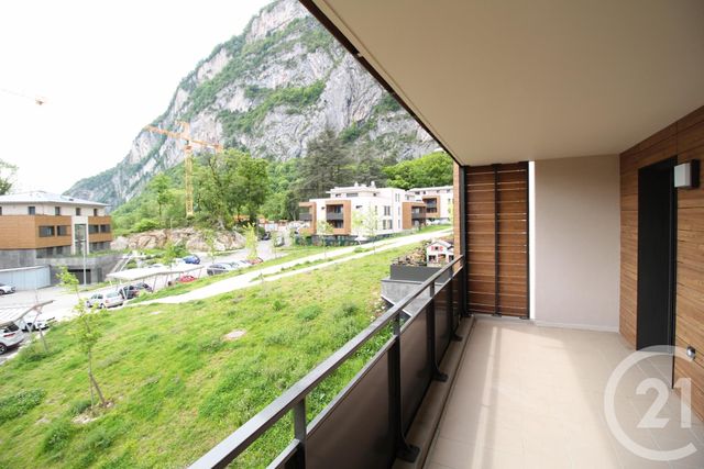 Appartement T3 à louer - 3 pièces - 67.5 m2 - SASSENAGE - 38 - RHONE-ALPES - Century 21 Victor Hugo