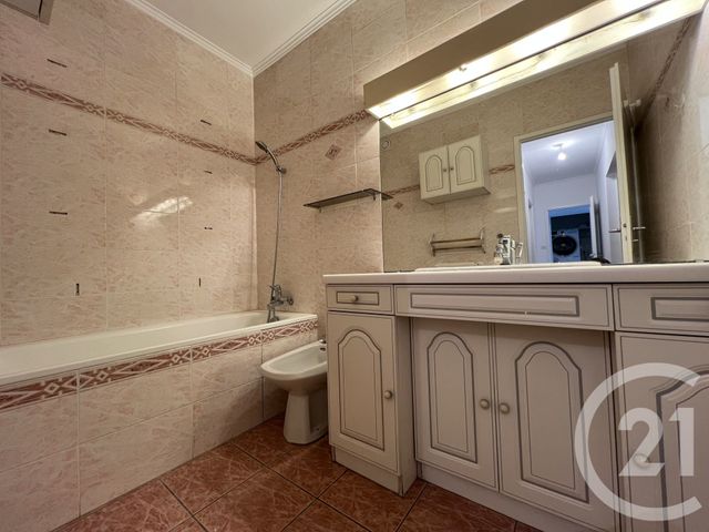 Appartement T4 à louer - 4 pièces - 103.16 m2 - GRENOBLE - 38 - RHONE-ALPES - Century 21 Victor Hugo