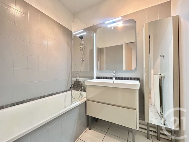 Appartement T2 à louer - 2 pièces - 48.39 m2 - GRENOBLE - 38 - RHONE-ALPES - Century 21 Victor Hugo