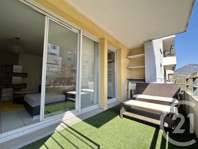 Appartement T2 à louer - 2 pièces - 48.39 m2 - GRENOBLE - 38 - RHONE-ALPES - Century 21 Victor Hugo