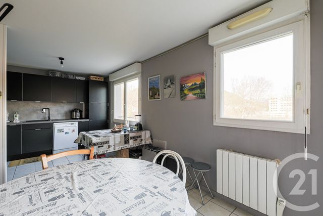 Appartement T2 à vendre - 2 pièces - 51.0 m2 - FONTAINE - 38 - RHONE-ALPES - Century 21 Victor Hugo