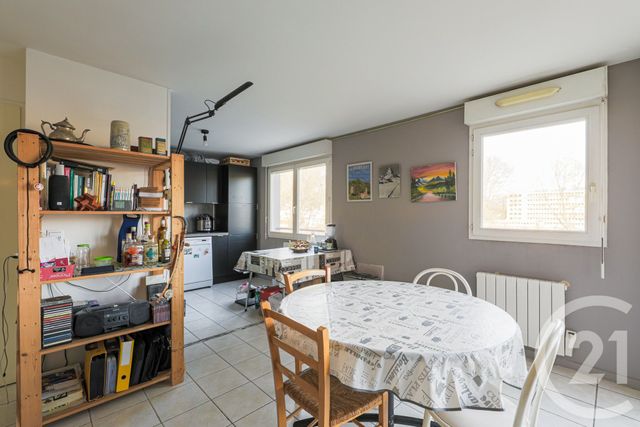 Appartement T2 à vendre - 2 pièces - 51.0 m2 - FONTAINE - 38 - RHONE-ALPES - Century 21 Victor Hugo